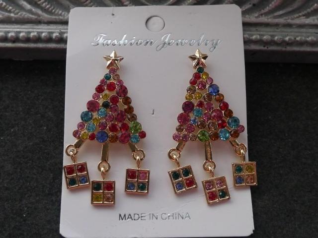 新品 アンティーク調きらきらクリスマスツリーストーンピアス < 女性アクセサリー/時計 新品 アンティーク調きらきらクリスマスツリーストーンピアス < 女性アクセサリー/時計の