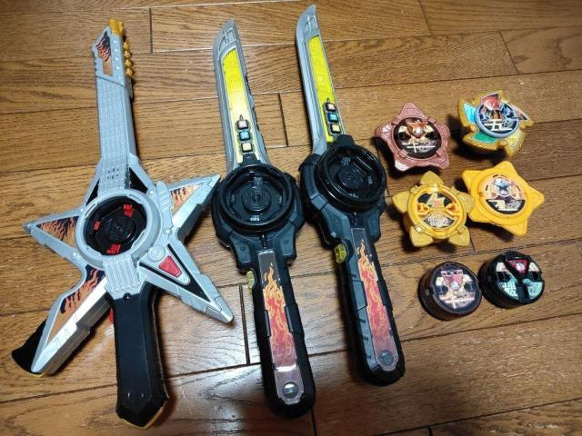 手裏剣戦隊ニンニンジャー ニンニンジャー 変身アイテム セット < おもちゃ 手裏剣戦隊ニンニンジャー ニンニンジャー 変身アイテム セット < おもちゃの