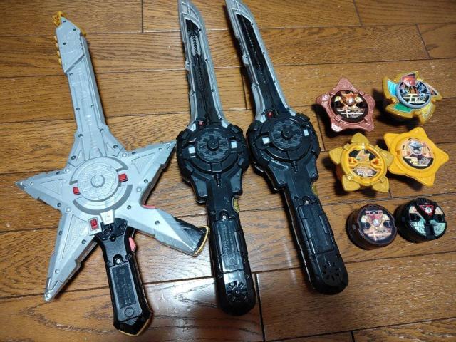 手裏剣戦隊ニンニンジャー ニンニンジャー 変身アイテム セット < おもちゃ 手裏剣戦隊ニンニンジャー ニンニンジャー 変身アイテム セット < おもちゃの