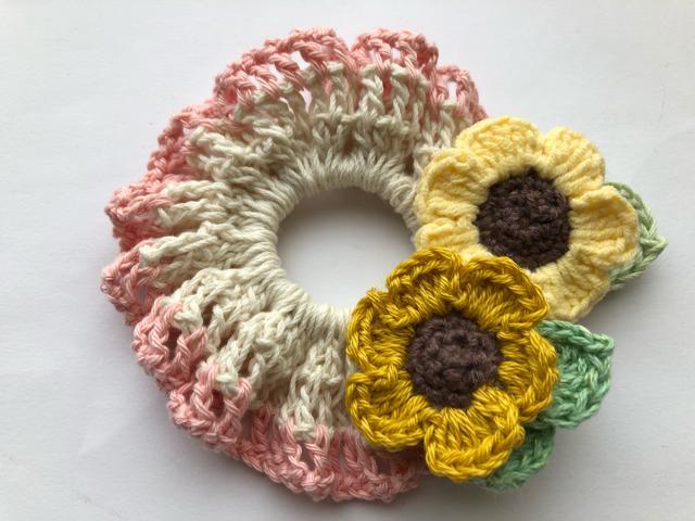 ハンドメイド シュシュ コットン 仲良しひまわりふたつ♪ 女の子 < 女性ファッション  ハンドメイド シュシュ コットン 仲良しひまわりふたつ♪ 女の子  < 女性ファッションの