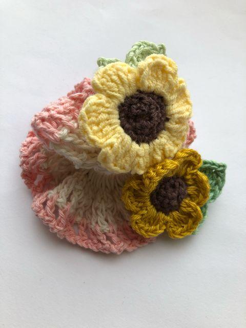 ハンドメイド シュシュ コットン 仲良しひまわりふたつ♪ 女の子 < 女性ファッション  ハンドメイド シュシュ コットン 仲良しひまわりふたつ♪ 女の子 < 女性ファッションの