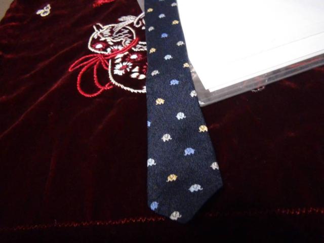 JIM THOMPSON(ジムトンプソン)のシルクネクタイ 像柄!。 < 男性ファッション  JIM THOMPSON(ジムトンプソン)のシルクネクタイ 像柄!。 < 男性ファッションの