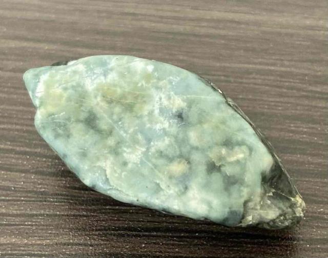 激安800円スタート!「お守り」や「ワイヤー作家」や「ジュエリー作家」の素材に阿波翡翠(ジェイド)原石 < インテリア/ライフ  激安800円スタート!「お守り」や「ワイヤー作家」や「ジュエリー作家」の素材に阿波翡翠(ジェイド)原石  < インテリア/ライフの