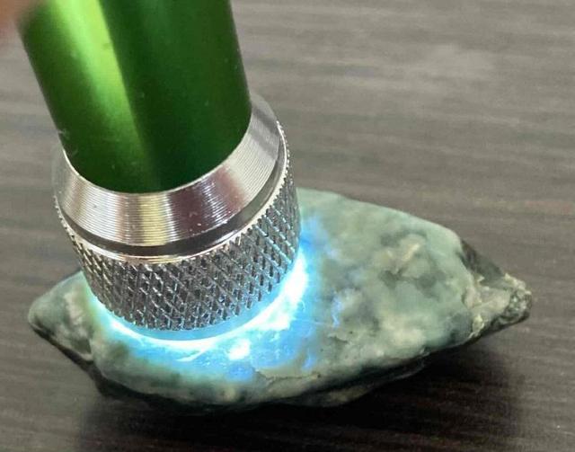 激安800円スタート!「お守り」や「ワイヤー作家」や「ジュエリー作家」の素材に阿波翡翠(ジェイド)原石 < インテリア/ライフ  激安800円スタート!「お守り」や「ワイヤー作家」や「ジュエリー作家」の素材に阿波翡翠(ジェイド)原石 < インテリア/ライフの