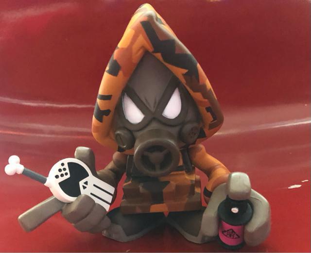 《ガスマスク》フィギュア GAS MASK FRANKIE エレクトロニックヴァイラス デザイナーズトイ 香港トイ スプレー缶トイ < ホビー  《ガスマスク》フィギュア GAS MASK FRANKIE エレクトロニックヴァイラス デザイナーズトイ 香港トイ スプレー缶トイ < ホビーの