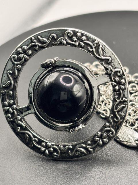 Vivienne Westwood 花刻印 オーナメンタルオーブ ネックレス < ブランド Vivienne Westwood 花刻印 オーナメンタルオーブ ネックレス < ブランドの