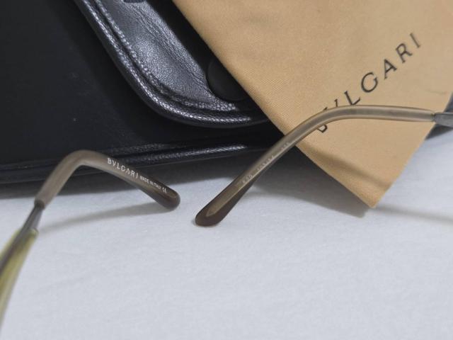 正規美 レア ブルガリ ロゴアイコン フレームレス スポーティー シールドサングラス 茶系ミラー 軽量1枚レンズアイウェア 付属有 < ブランド 正規美 レア ブルガリ ロゴアイコン フレームレス スポーティー シールドサングラス 茶系ミラー 軽量1枚レンズアイウェア 付属有 < ブランドの