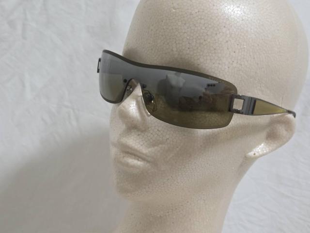 正規美 レア ブルガリ ロゴアイコン フレームレス スポーティー シールドサングラス 茶系ミラー 軽量1枚レンズアイウェア 付属有 < ブランド 正規美 レア ブルガリ ロゴアイコン フレームレス スポーティー シールドサングラス 茶系ミラー 軽量1枚レンズアイウェア 付属有 < ブランドの