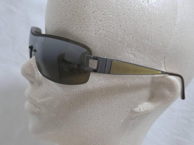 正規美 レア ブルガリ ロゴアイコン フレームレス スポーティー シールドサングラス 茶系ミラー 軽量1枚レンズアイウェア 付属有 < ブランド 正規美 レア ブルガリ ロゴアイコン フレームレス スポーティー シールドサングラス 茶系ミラー 軽量1枚レンズアイウェア 付属有 < ブランドの