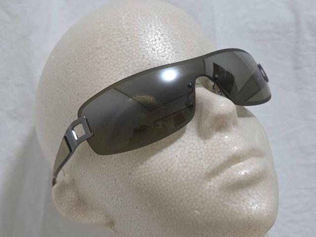 正規美 レア ブルガリ ロゴアイコン フレームレス スポーティー シールドサングラス 茶系ミラー 軽量1枚レンズアイウェア 付属有 < ブランド 正規美 レア ブルガリ ロゴアイコン フレームレス スポーティー シールドサングラス 茶系ミラー 軽量1枚レンズアイウェア 付属有 < ブランドの