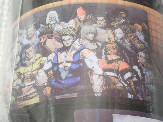 ストリートファイター6 プラチナムザッカ マルチラバーマット < ゲーム本体/ソフト ストリートファイター6 プラチナムザッカ マルチラバーマット < ゲーム本体/ソフトの