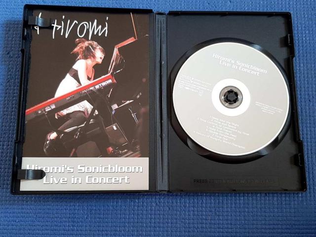 DVD �㌴�Ђ�� �\�j�b�N�u���[���E���C�u�E�C���E�R���T�[�g �� CD/DVD/�r�f�I�� 