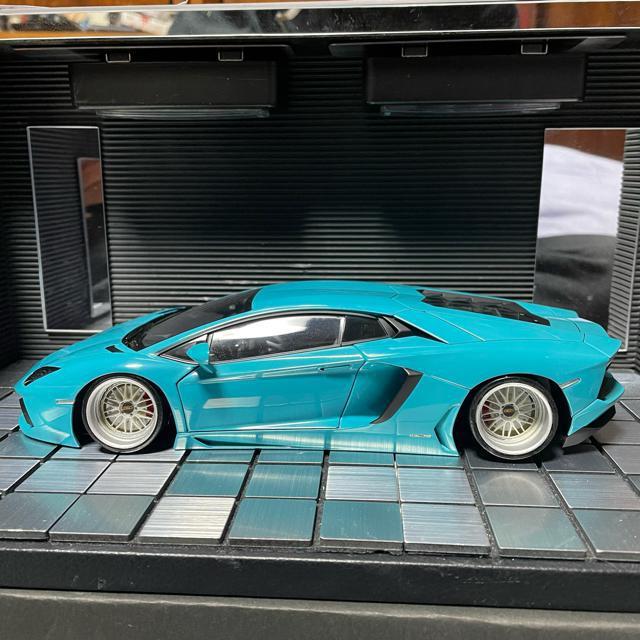 オートアート 1/18 ランボルギーニ AVENTADOR LP700-4 ターコイズ ブルー カスタム < ホビー  オートアート 1/18 ランボルギーニ AVENTADOR LP700-4 ターコイズ ブルー カスタム < ホビーの