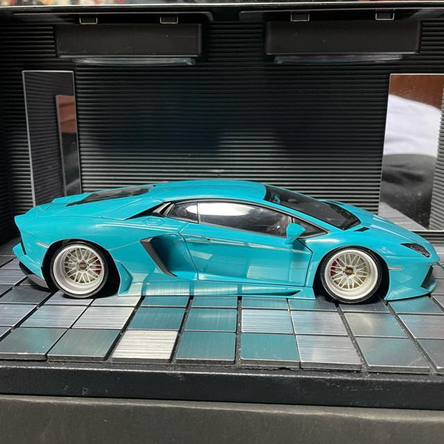 オートアート 1/18 ランボルギーニ AVENTADOR LP700-4 ターコイズ ブルー カスタム < ホビー  オートアート 1/18 ランボルギーニ AVENTADOR LP700-4 ターコイズ ブルー カスタム < ホビーの