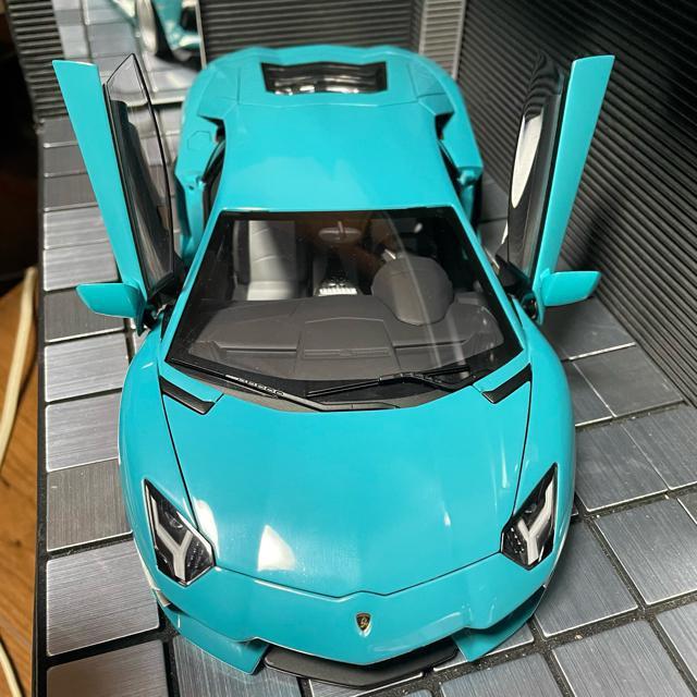 オートアート 1/18 ランボルギーニ AVENTADOR LP700-4 ターコイズ ブルー カスタム < ホビー  オートアート 1/18 ランボルギーニ AVENTADOR LP700-4 ターコイズ ブルー カスタム < ホビーの