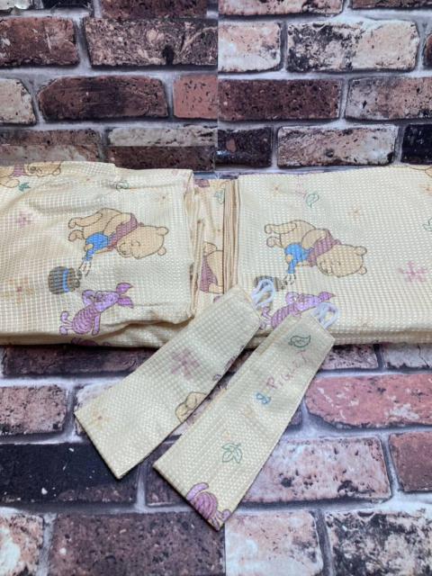 送料無料!『2枚組』【ファンインザウッズ】プーさんぬいぐるみタッセル付きカーテン(100×105cm) < インテリア/ライフ  送料無料!『2枚組』【ファンインザウッズ】プーさんぬいぐるみタッセル付きカーテン(100×105cm) < インテリア/ライフの