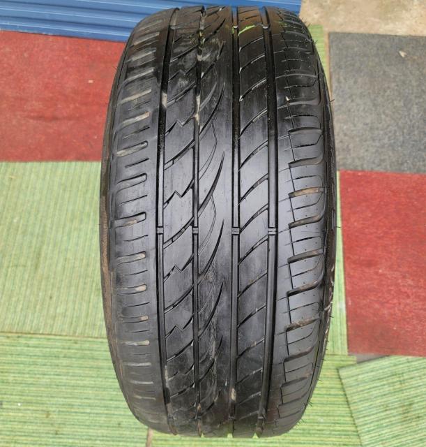 CARLSSON カールソン CR1/11RS 20インチ 9.5J+40 PCD114.3 5穴タイヤ付き1本のみ225/35 < 自動車/バイク CARLSSON カールソン CR1/11RS 20インチ 9.5J+40 PCD114.3 5穴タイヤ付き1本のみ225/35 < 自動車/バイク