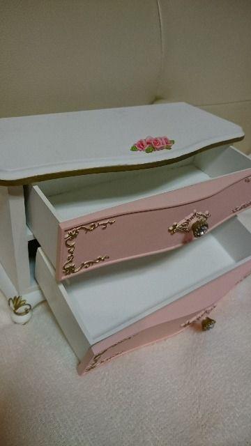 レア! 洋風 アンティーク風 タンス型小物入れ!木製 薔薇ローズ < インテリア/ライフ レア! 洋風 アンティーク風 タンス型小物入れ!木製 薔薇ローズ < インテリア/ライフの