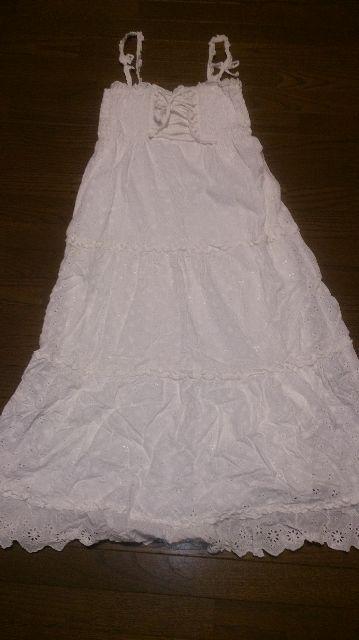 TRALALA☆白マキシワンピ+りぼん付デニムベスト☆SET売り☆新品同様 < ブランド TRALALA☆白マキシワンピ+りぼん付デニムベスト☆SET売り☆新品同様 < ブランドの