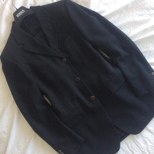 ☆美品 VERSUS VERSACE ヴェルサスヴェルサーチ 3Bシングルスーツ 濃グレー48 ハンガー、ガーメントケース付き☆ < ブランド  ☆美品 VERSUS VERSACE ヴェルサスヴェルサーチ 3Bシングルスーツ 濃グレー48 ハンガー、ガーメントケース付き☆ < ブランドの