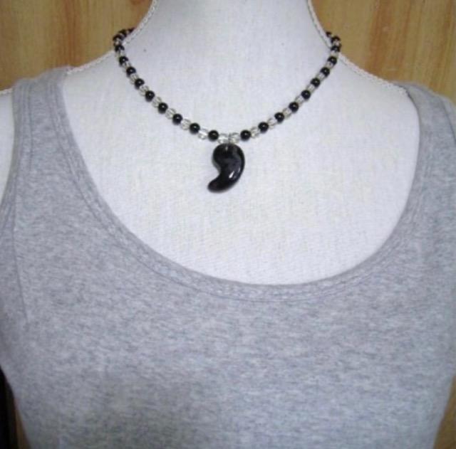 龍彫オニキス勾玉xオニキスx水晶ネックレス 天然石 < 男性アクセサリー/時計  龍彫オニキス勾玉xオニキスx水晶ネックレス 天然石 < 男性アクセサリー/時計の