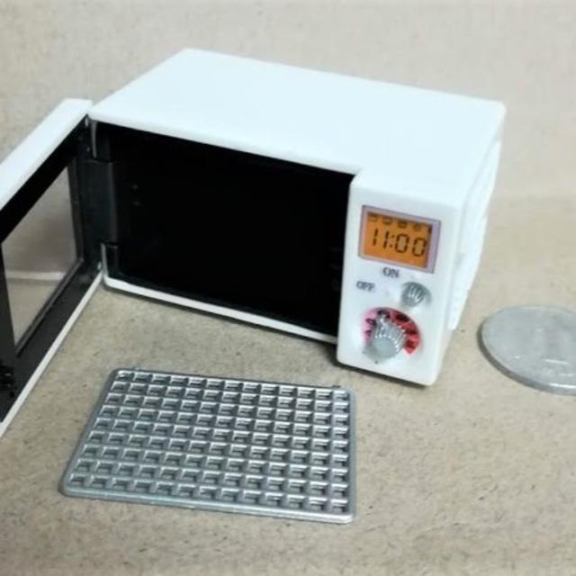 ミニチュア★電子レンジ★ドアも開きます★庫内ライト付き★ドールハウスに★ < おもちゃ  ミニチュア★電子レンジ★ドアも開きます★庫内ライト付き★ドールハウスに★ < おもちゃの
