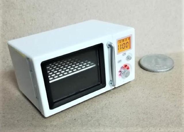 ミニチュア★電子レンジ★ドアも開きます★庫内ライト付き★ドールハウスに★ < おもちゃ  ミニチュア★電子レンジ★ドアも開きます★庫内ライト付き★ドールハウスに★ < おもちゃの