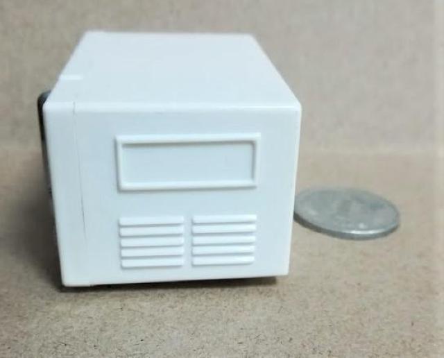 ミニチュア★電子レンジ★ドアも開きます★庫内ライト付き★ドールハウスに★ < おもちゃ  ミニチュア★電子レンジ★ドアも開きます★庫内ライト付き★ドールハウスに★ < おもちゃの