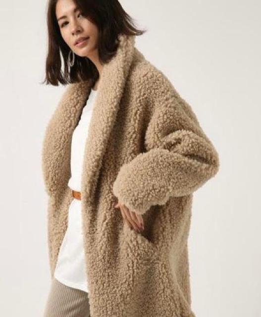 美品 AZUL BY MOUSSY アズール ボアロングコート ベージュ Mサイズ フリース レディース < ブランド  美品 AZUL BY MOUSSY アズール ボアロングコート ベージュ Mサイズ フリース レディース < ブランドの