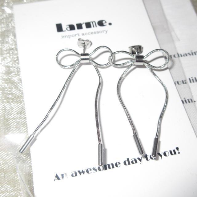 未使用☆Larme.*リボンスネークピアス(シルバー)ステンレス製 < 女性アクセサリー/時計  未使用☆Larme.*リボンスネークピアス(シルバー)ステンレス製 < 女性アクセサリー/時計の