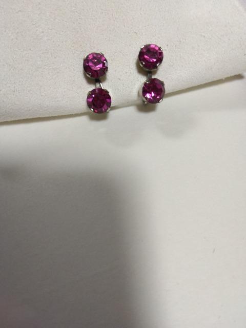 送料無料 中古 ピンクの揺れるイヤリング < 女性アクセサリー/時計  送料無料 中古 ピンクの揺れるイヤリング  < 女性アクセサリー/時計の