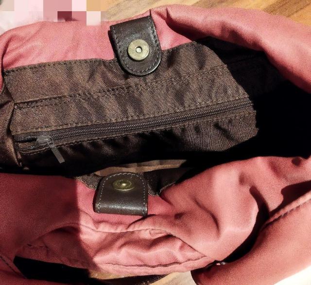 ウプラ スモーキーレッドレッドナイロントートバッグ < 女性ファッション ウプラ スモーキーレッドレッドナイロントートバッグ < 女性ファッションの