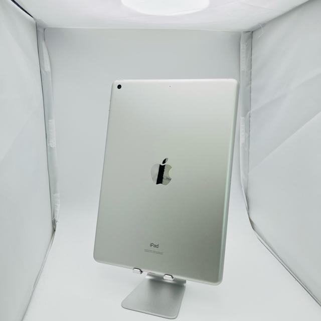 A 88% iPad 8 第8世代 32 GB Wi-Fi シルバー 本体 < PC本体/周辺機器 A 88% iPad 8 第8世代 32 GB Wi-Fi シルバー 本体 < PC本体/周辺機器の