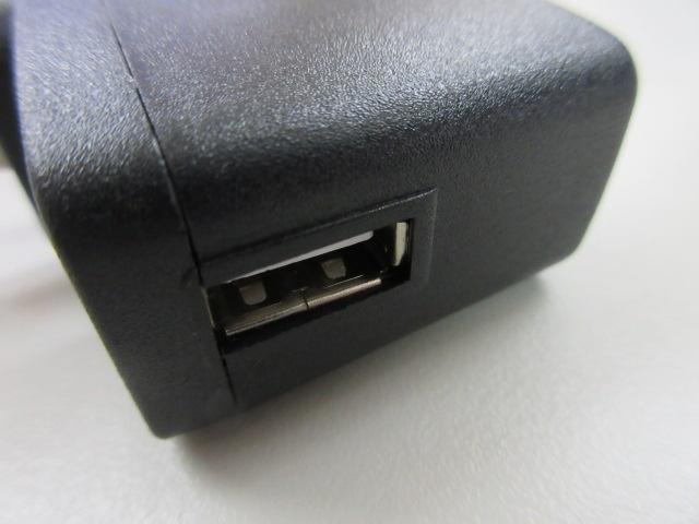USB アダプタ Charger INPUT:AC100-240V〜 50/60Hz OUTPUT < PC本体/周辺機器  USB アダプタ Charger INPUT:AC100-240V〜 50/60Hz OUTPUT < PC本体/周辺機器の