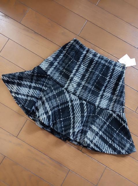 INGNI★定価4000円.新品タグ付き.ツィードスカート★綺麗素敵★イング★ < 女性ファッション  INGNI★定価4000円.新品タグ付き.ツィードスカート★綺麗素敵★イング★  < 女性ファッションの