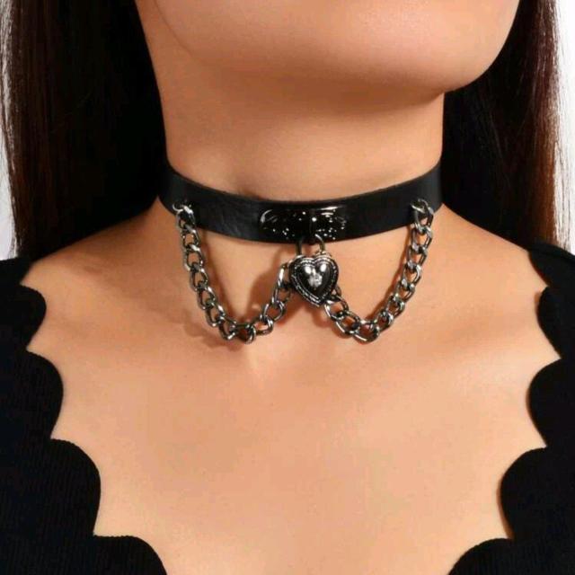 新品★チェーン+ハートのチョーカー < 女性アクセサリー/時計  新品★チェーン+ハートのチョーカー < 女性アクセサリー/時計の
