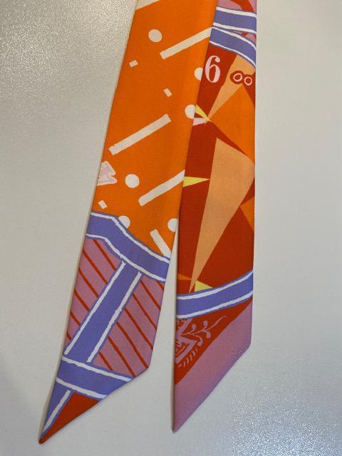 美品 正規品 HERMES エルメス トゥイリー スカーフ < ブランド  美品 正規品 HERMES エルメス トゥイリー スカーフ < ブランドの