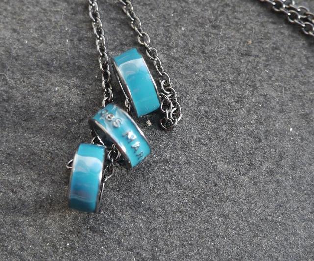 新品アンティーク調 3連リングネックレス < 女性アクセサリー/時計 新品アンティーク調 3連リングネックレス < 女性アクセサリー/時計の