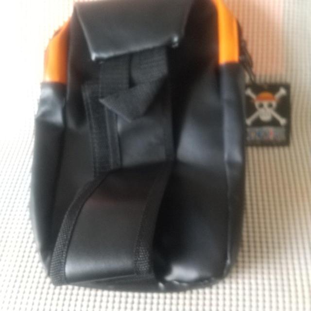 ONE PIECE 巨大なジッパーボディバッグ < 男性ファッション ONE PIECE 巨大なジッパーボディバッグ < 男性ファッションの