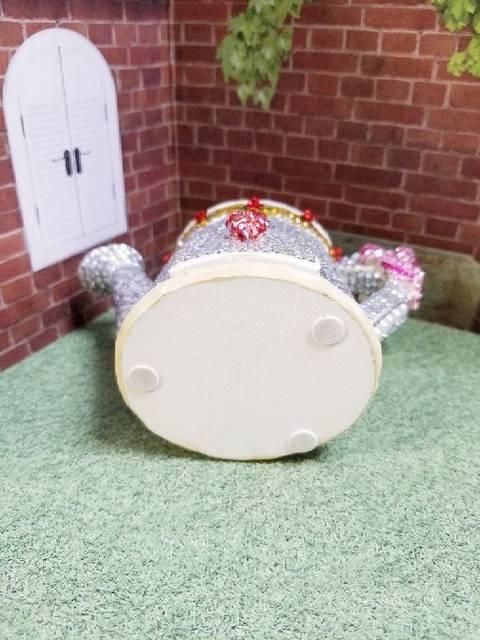 @新品 陶器 じょうろ型 ピンクッション 針山 ラインストーンデコ < インテリア/ライフ  @新品 陶器 じょうろ型 ピンクッション 針山 ラインストーンデコ < インテリア/ライフの