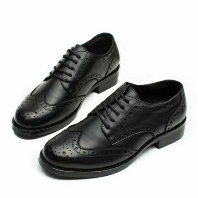 送料無料! 新品未使用 メダリオン本革シューズ(ブラック) 24.5cm < 女性ファッション  送料無料! 新品未使用 メダリオン本革シューズ(ブラック) 24.5cm  < 女性ファッションの