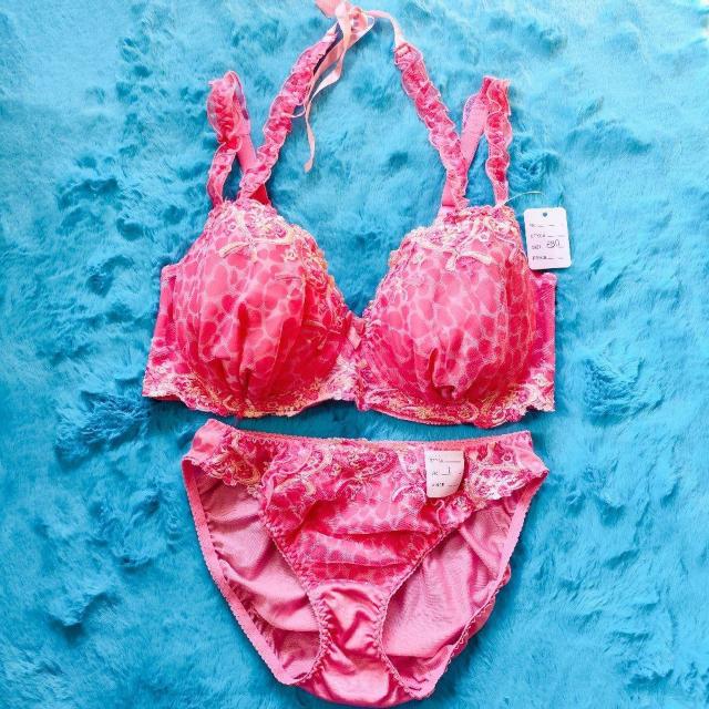 メッシュレースがエロ可愛ッ。。F80×L。。ピンクハート豹柄3wayホルター肩紐ブラジャー&ショーツセット。グラマー大きいサイズ < 女性ファッション  メッシュレースがエロ可愛ッ。。F80×L。。ピンクハート豹柄3wayホルター肩紐ブラジャー&ショーツセット。グラマー大きいサイズ  < 女性ファッションの