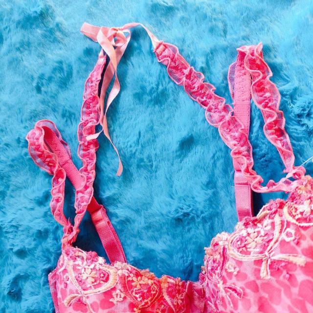 メッシュレースがエロ可愛ッ。。F80×L。。ピンクハート豹柄3wayホルター肩紐ブラジャー&ショーツセット。グラマー大きいサイズ < 女性ファッション  メッシュレースがエロ可愛ッ。。F80×L。。ピンクハート豹柄3wayホルター肩紐ブラジャー&ショーツセット。グラマー大きいサイズ < 女性ファッションの