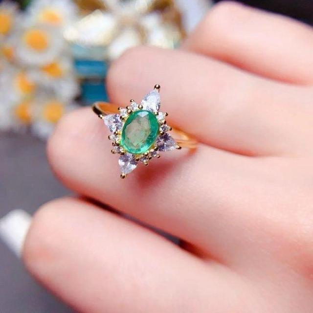 ナチュラルエメラルドリング 5×7mm 高級 天然 ナチュラル アクセサリー Su_5114 < 女性アクセサリー/時計 ナチュラルエメラルドリング 5×7mm 高級 天然 ナチュラル アクセサリー Su_5114 < 女性アクセサリー/時計の