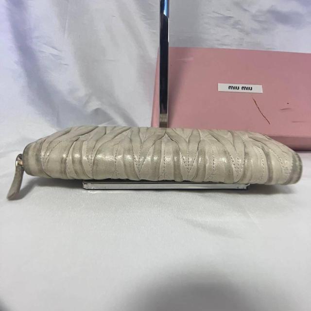 miumiu ミュウミュウ マテラッセ ラウンドジップ 長財布 ゴールド金具 < ブランド miumiu ミュウミュウ マテラッセ ラウンドジップ 長財布 ゴールド金具 < ブランドの