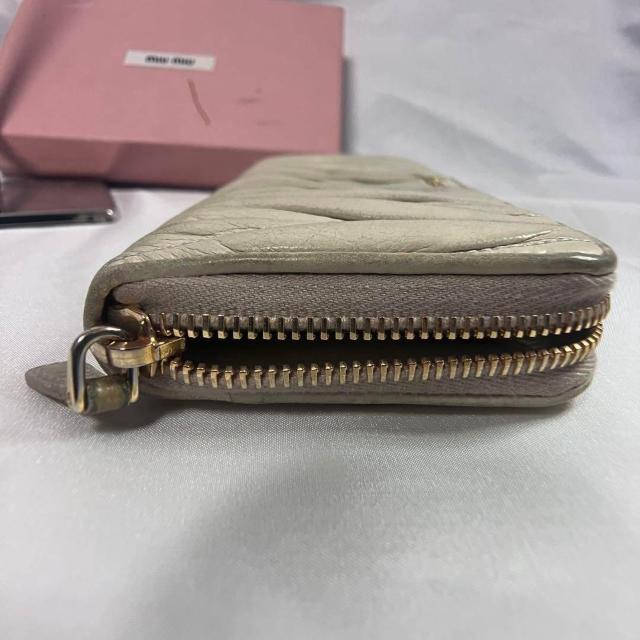 miumiu ミュウミュウ マテラッセ ラウンドジップ 長財布 ゴールド金具 < ブランド miumiu ミュウミュウ マテラッセ ラウンドジップ 長財布 ゴールド金具 < ブランドの
