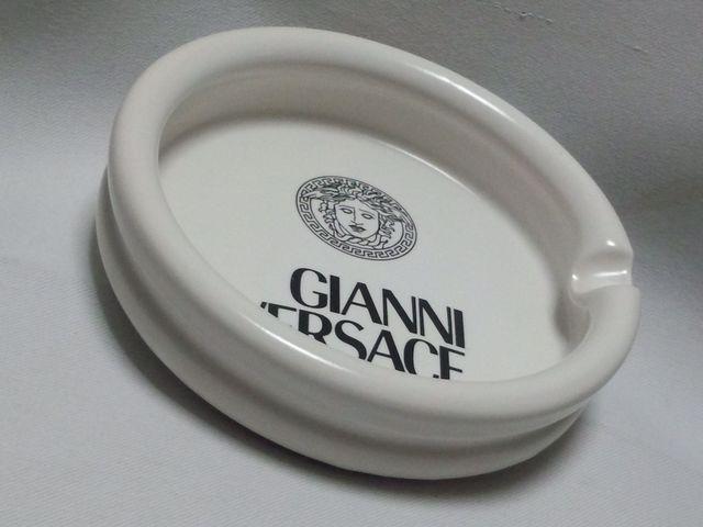 KV  FT[` VERSACE f[TS DM  AbVgC @OWA[CeA  uh 