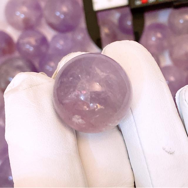 《置物スフィア》天然石ラベンダーアメジスト 丸珠 インテリアに < インテリア/ライフ  《置物スフィア》天然石ラベンダーアメジスト 丸珠 インテリアに < インテリア/ライフの