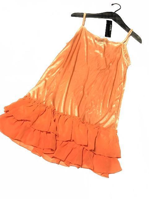 新品〈ロングキャミソール〉 スリップ ワンピース オレンジ胸元レース(膝上Mサイズ)未開封タグ付き < 女性ファッション  新品〈ロングキャミソール〉 スリップ ワンピース オレンジ胸元レース(膝上Mサイズ)未開封タグ付き < 女性ファッションの