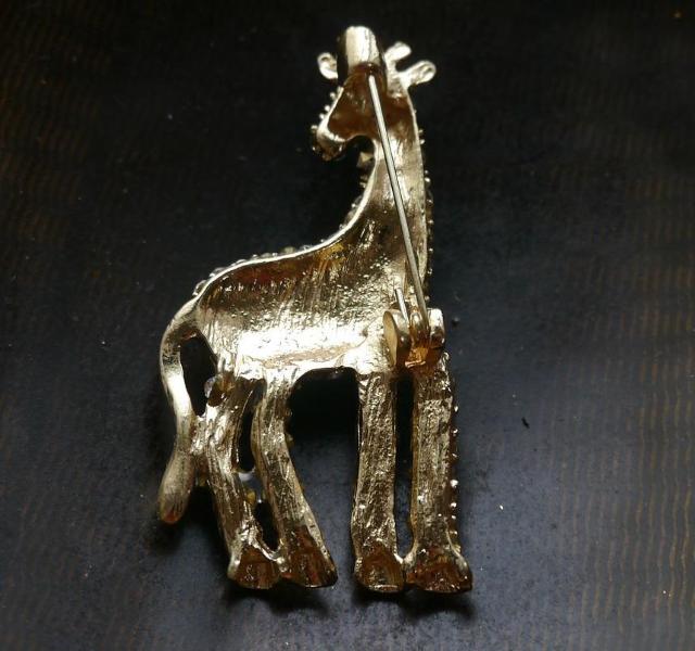 新品アンティーク調きらきらストーン麒麟キリンさんブローチ < 女性アクセサリー/時計 新品アンティーク調きらきらストーン麒麟キリンさんブローチ < 女性アクセサリー/時計の